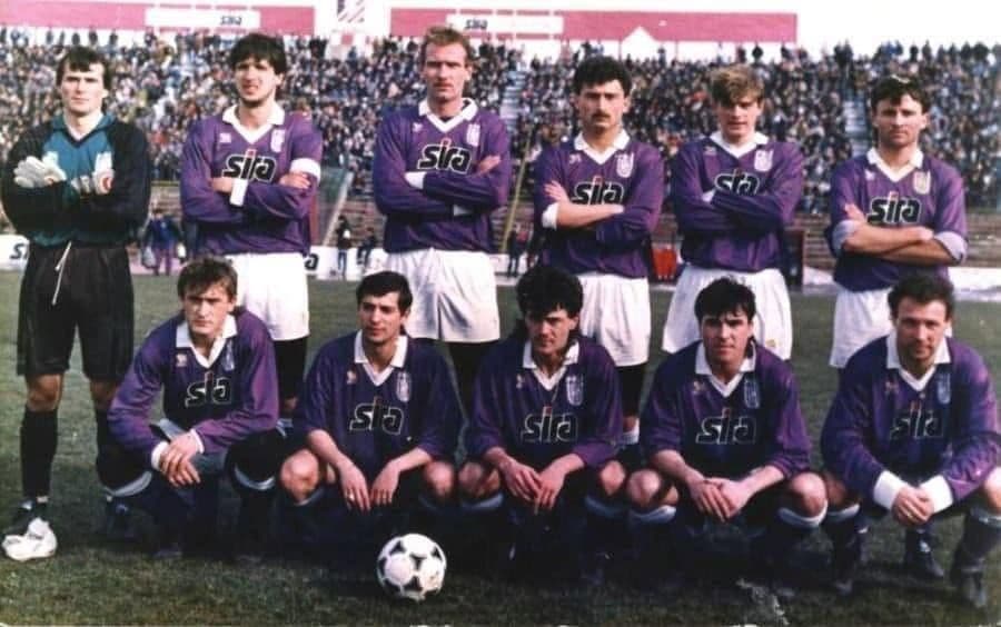poli1990